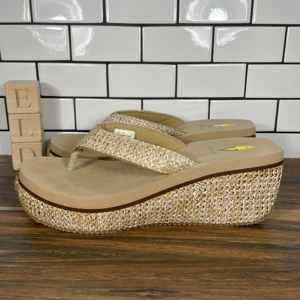 Volatile Island Women's Size 10 Shoes Natural Raffia Platform Wedge Thong Sandal